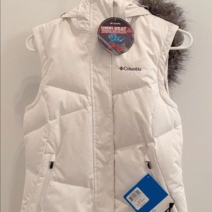Columbia Sportswear - Women’s Small White DOWN Vest w/ faux fur hood